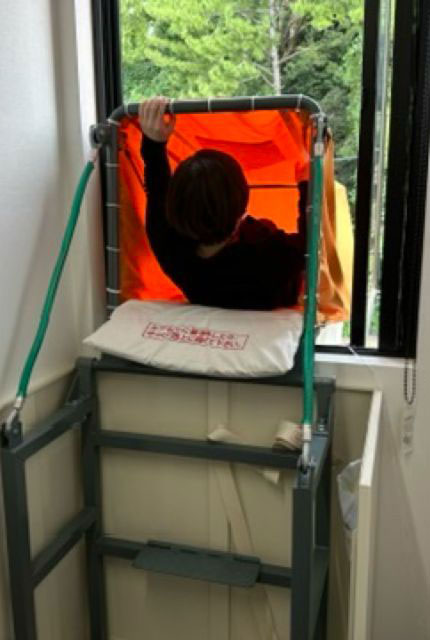 避難袋を使用した実地訓練